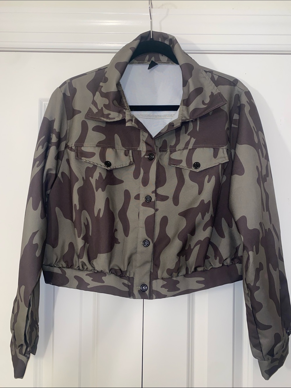 Cropped Camo utility jacket size XL